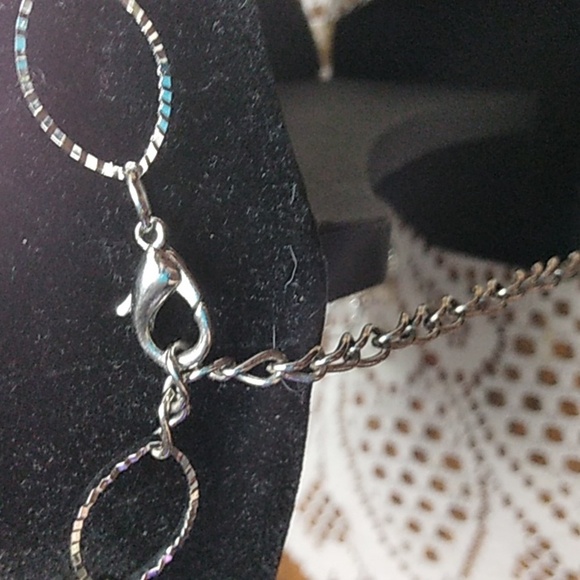 Fashion silver-tone & faux pearl necklace - Picture 4 of 7